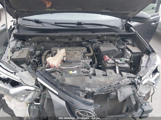 Toyota RAV4 LE 2018 JTMZFREV2JJ181404 Image 10