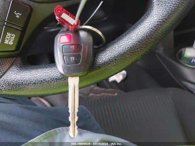 Toyota RAV4 LE 2018 JTMZFREV2JJ181404 Image 11