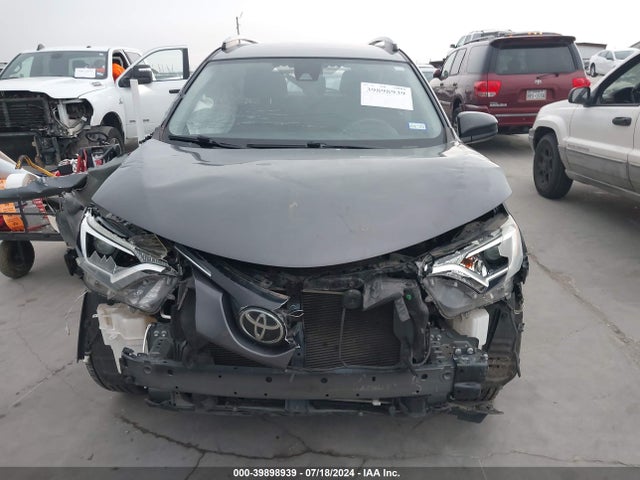 Toyota RAV4 LE 2018 JTMZFREV2JJ181404 Image 12