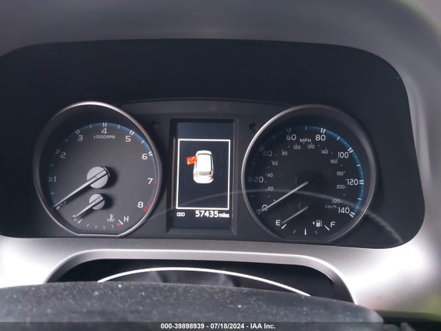 Toyota RAV4 LE 2018 JTMZFREV2JJ181404 Image 15