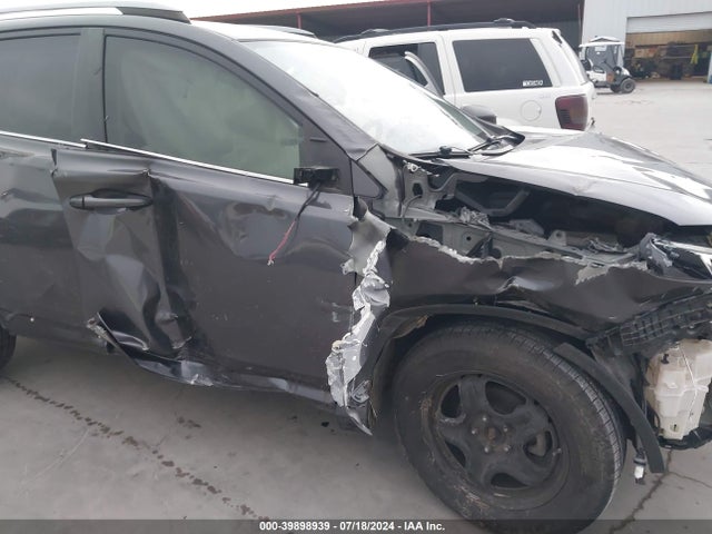 Toyota RAV4 LE 2018 JTMZFREV2JJ181404 Image 17