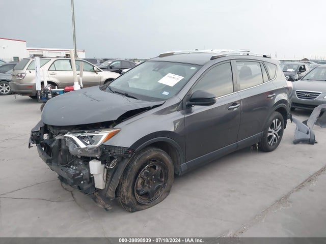Toyota RAV4 LE 2018 JTMZFREV2JJ181404 Image 2
