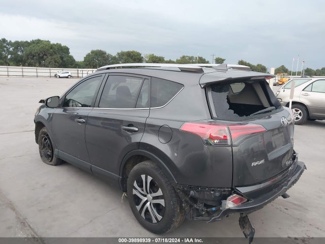 Toyota RAV4 LE 2018 JTMZFREV2JJ181404 Image 3