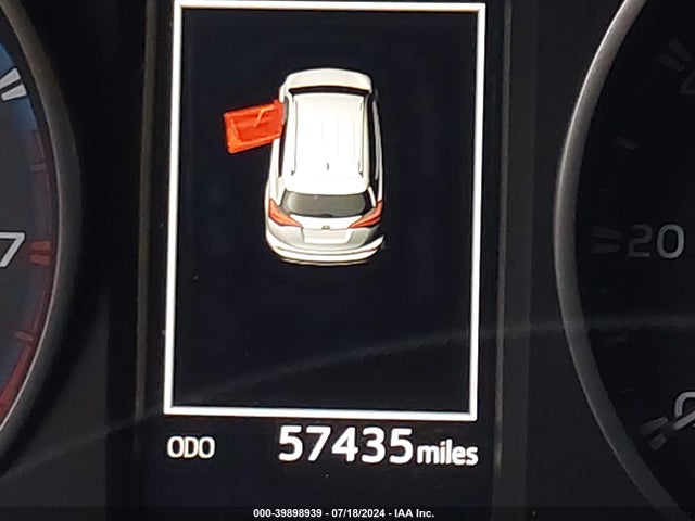 Toyota RAV4 LE 2018 JTMZFREV2JJ181404 Image 7