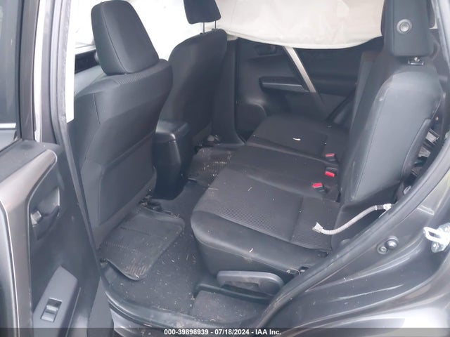 Toyota RAV4 LE 2018 JTMZFREV2JJ181404 Image 8