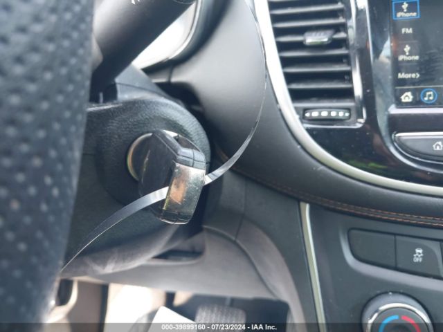 3GNCJKSB9JL154559 Chevrolet TRAX LS