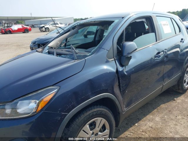 3GNCJKSB9JL154559 Chevrolet TRAX LS