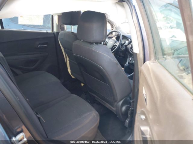 3GNCJKSB9JL154559 Chevrolet TRAX LS