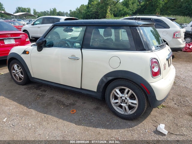 2012 MINI COOPER WMWSU3C58CT541917 Photo 2
