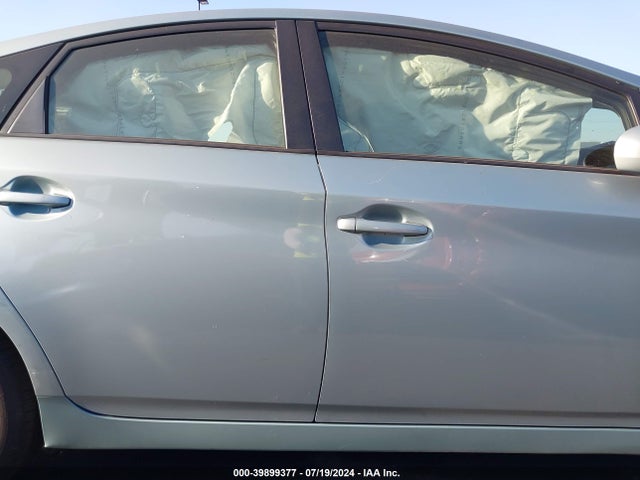 JTDKN3DU7F1875538 Toyota Prius Three