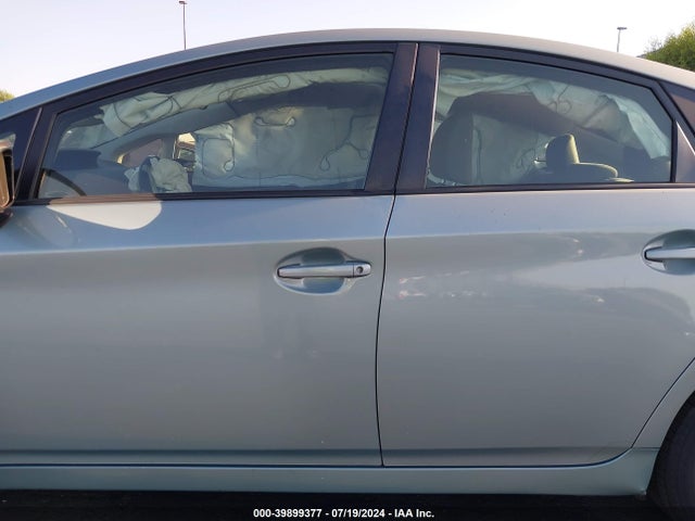 JTDKN3DU7F1875538 Toyota Prius Three