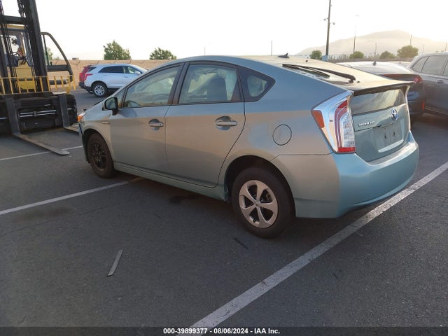 JTDKN3DU7F1875538 Toyota Prius Three