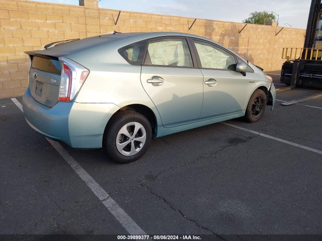 JTDKN3DU7F1875538 Toyota Prius Three
