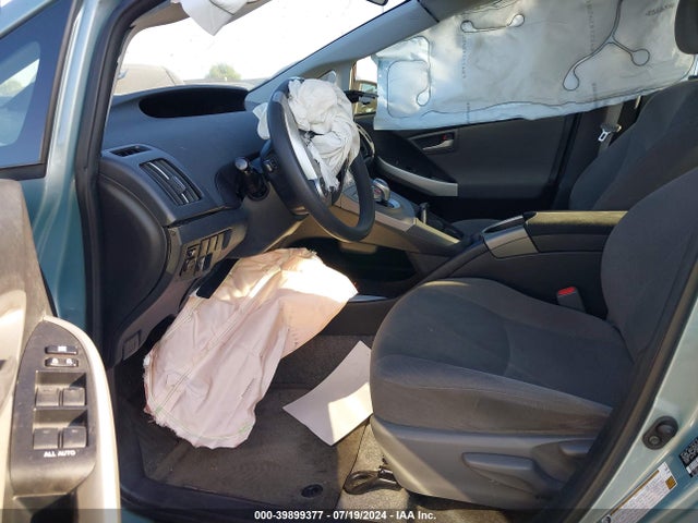 JTDKN3DU7F1875538 Toyota Prius Three
