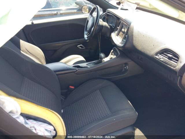 2C3CDZAG1KH596501 Dodge Challenger Sxt