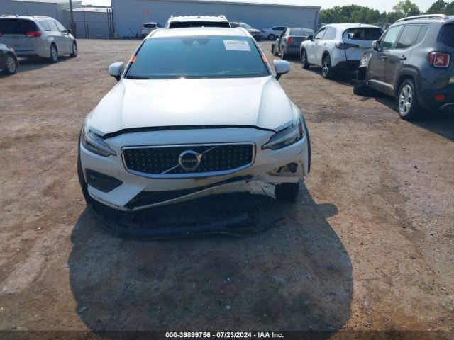 YV4102WK2L1038110 Volvo V60 Cross Country T5