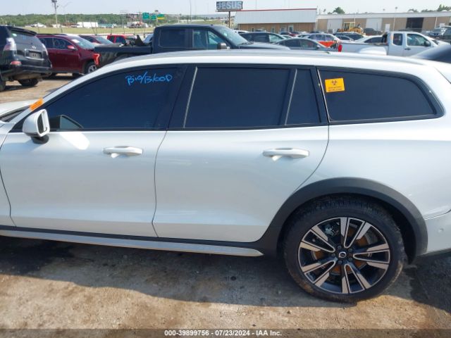 YV4102WK2L1038110 Volvo V60 Cross Country T5
