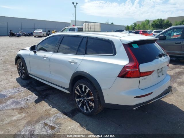 YV4102WK2L1038110 Volvo V60 Cross Country T5