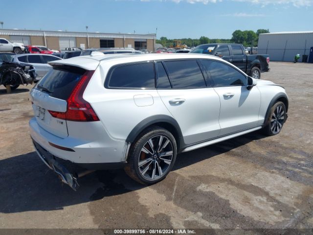YV4102WK2L1038110 Volvo V60 Cross Country T5
