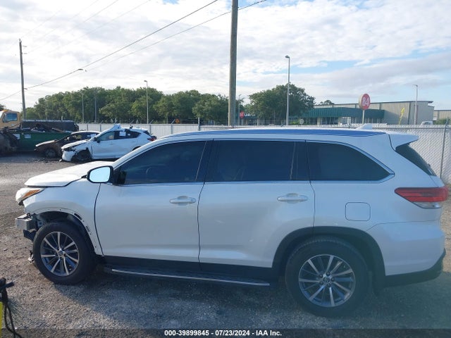 5TDKZRFH7KS552627 Toyota Highlander Xle