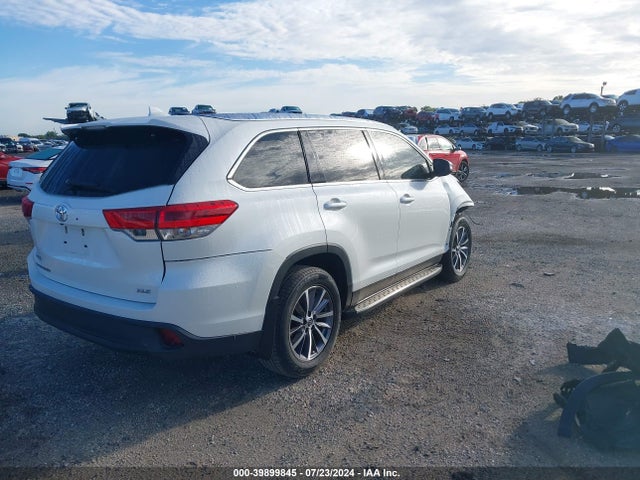 5TDKZRFH7KS552627 Toyota Highlander Xle
