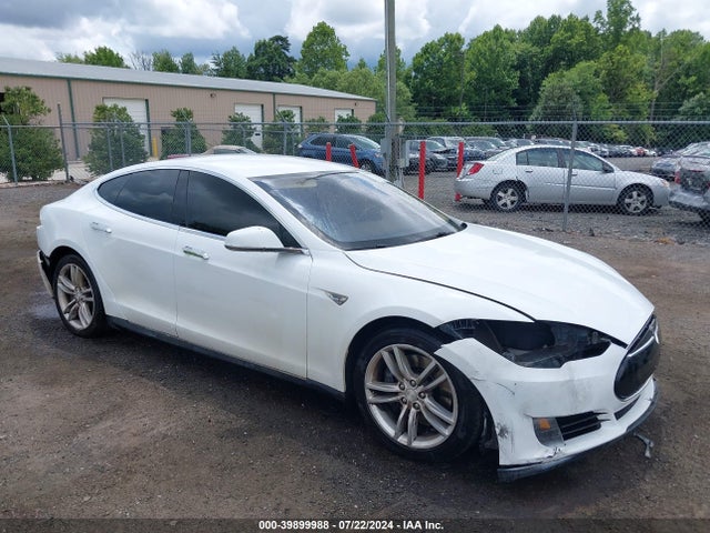 2013 TESLA MODEL S 5YJSA1CG9DFP03723 Photo 0