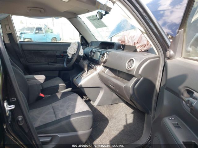 JTLZE4FEXEJ058688 Scion XB