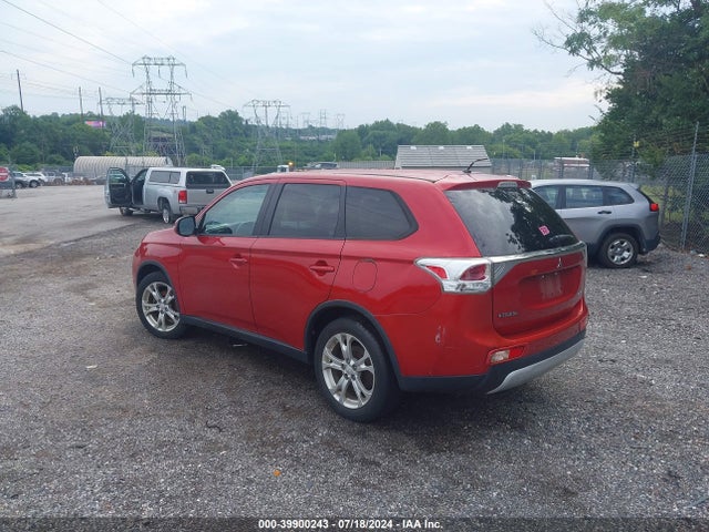 JA4AD3A38FZ010745 Mitsubishi Outlander Se