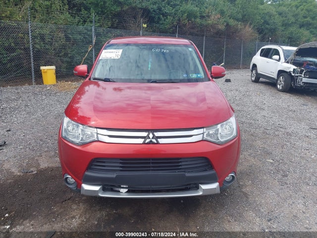 JA4AD3A38FZ010745 Mitsubishi Outlander Se