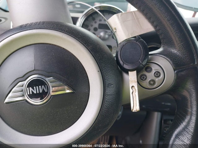 2005 MINI COOPER S WMWRH334X5TF82775 Photo 10