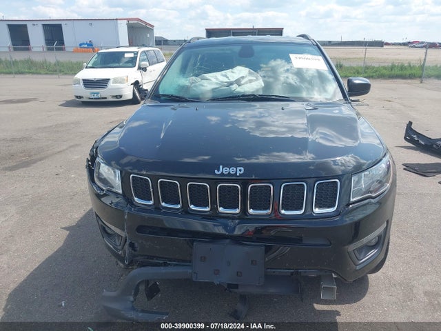 Jeep Compass Latitude 4x4 2018 3C4NJDBB6JT160929 Image 12