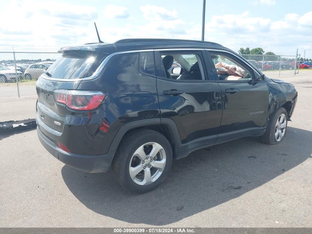 Jeep Compass Latitude 4x4 2018 3C4NJDBB6JT160929 Image 4