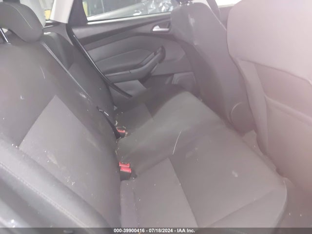 Ford FOCUS SE 2018 1FADP3K26JL257313 Image 8