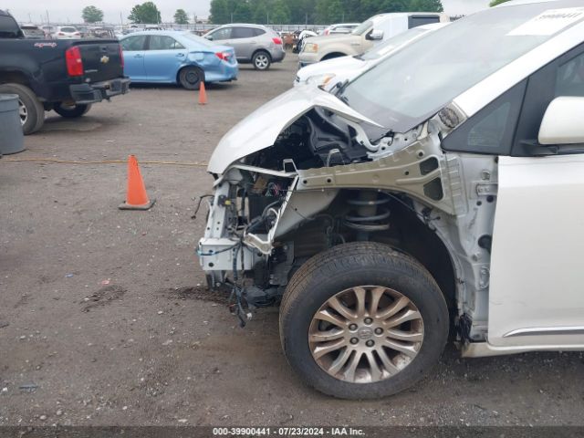 5TDYK3DC5GS745756 Toyota Sienna Xle Premium 8 Passenger