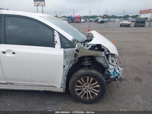 5TDYK3DC5GS745756 Toyota Sienna Xle Premium 8 Passenger
