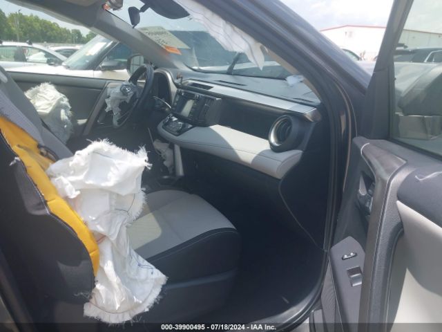 JTMWFREV8JD120382 Toyota Rav4 Xle
