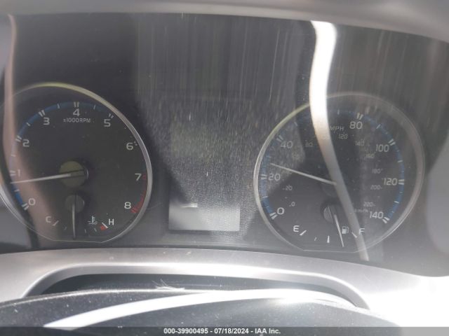JTMWFREV8JD120382 Toyota Rav4 Xle