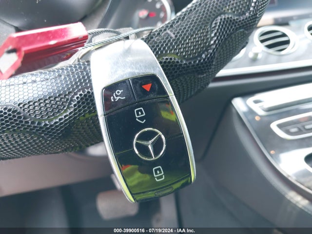 WDDZF4JB9HA032132 Mercedes-Benz E 300