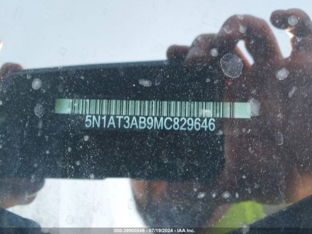5N1AT3AB9MC829646 Nissan Rogue S Intelligent Awd