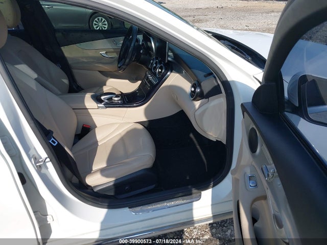 55SWF4JB2GU146992 Mercedes-Benz C 300 Luxury/sport