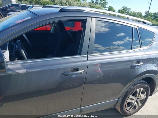 Toyota RAV4 LE 2018 JTMZFREVXJJ722408 Image 15