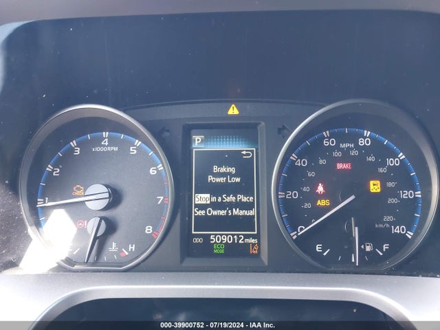 Toyota RAV4 LE 2018 JTMZFREVXJJ722408 Image 16
