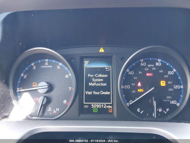 Toyota RAV4 LE 2018 JTMZFREVXJJ722408 Image 7