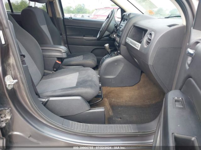 1C4NJDBBXGD672210 Jeep Compass Sport