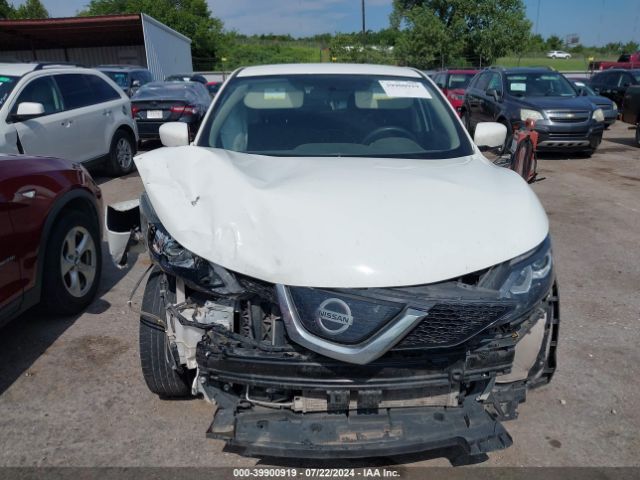 JN1BJ1CP1KW215698 Nissan Rogue Sport S