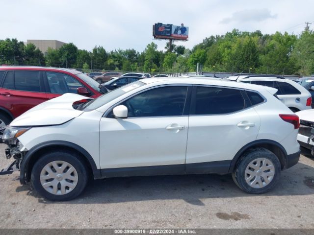 JN1BJ1CP1KW215698 Nissan Rogue Sport S