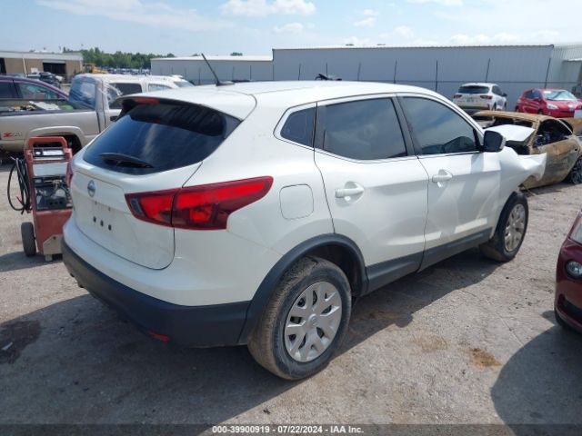 JN1BJ1CP1KW215698 Nissan Rogue Sport S