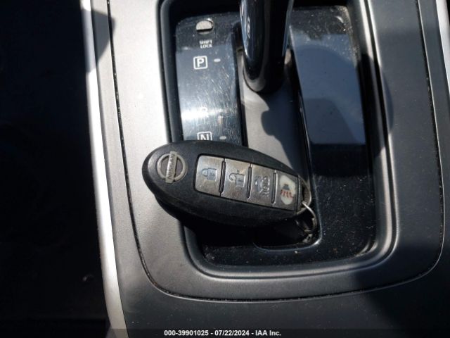 3N1AB7AP0HY305795 Nissan SENTRA SV