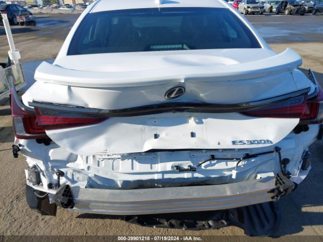 58ABA1C18RU038571 Lexus Es 300h F Sport Handling