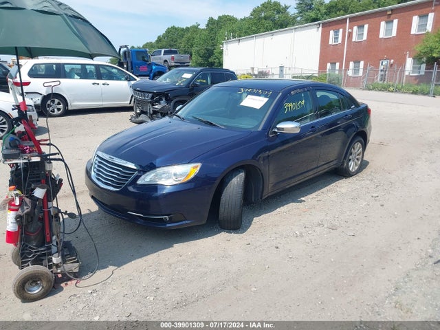 Chrysler 200 Limited 2014 1C3CCBCG2EN192433 Image 2